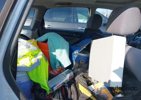 2004 Toyota Matrix Xrs z USA, uszkodzony, nr VIN 2T1KY32E64C267750